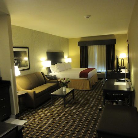 Holiday Inn Express & Suites Butler By Ihg Exterior photo