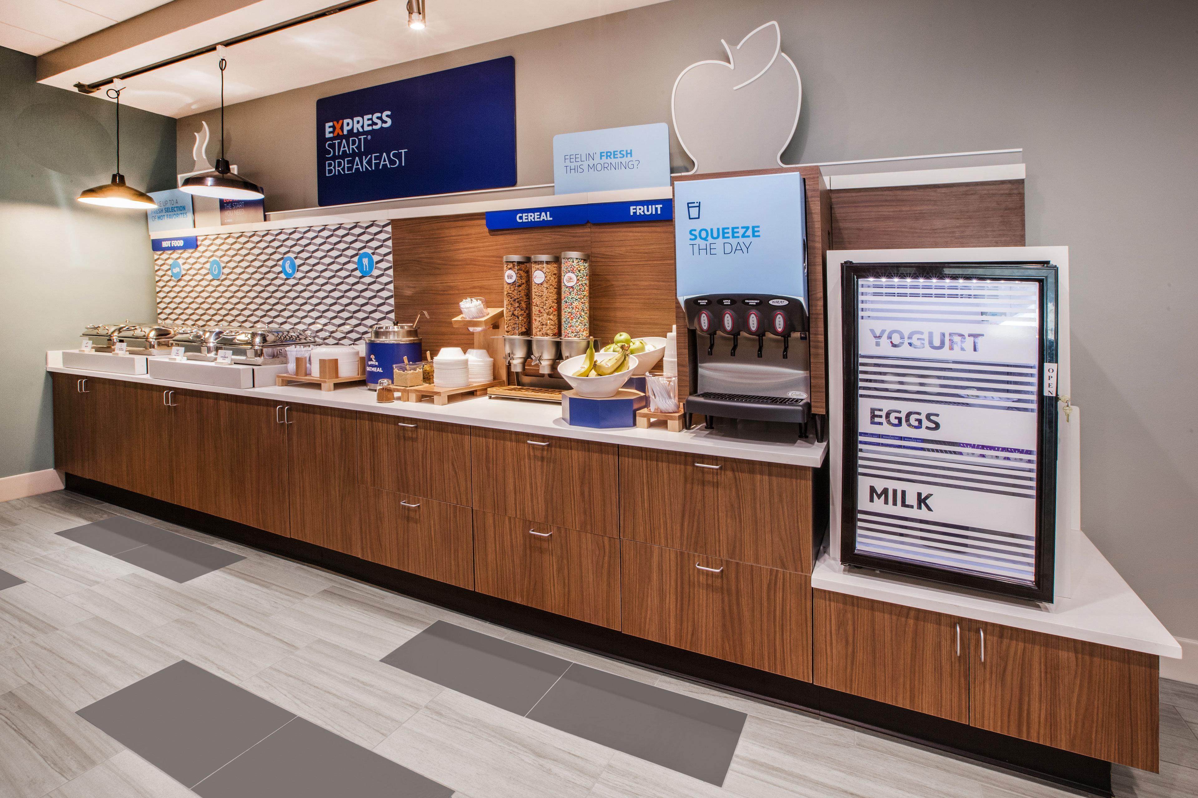 Holiday Inn Express & Suites Butler By Ihg Exterior photo